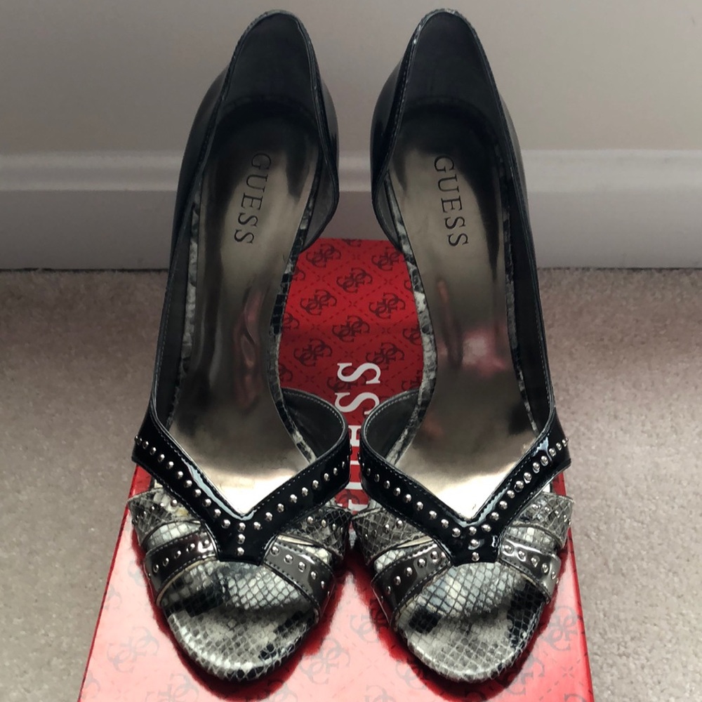 Guess Black & Gray Open-Toe Heels Size 8 1/2